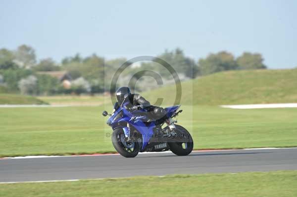 Motorcycle action photographs;Trackday digital images;event digital images;eventdigitalimages;no limits trackday;peter wileman photography;snetterton;snetterton circuit norfolk;snetterton photographs;trackday;trackday photos