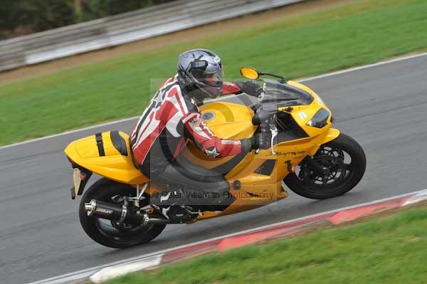 Motorcycle action photographs;Trackday digital images;event digital images;eventdigitalimages;no limits trackday;peter wileman photography;snetterton;snetterton circuit norfolk;snetterton photographs;trackday;trackday photos