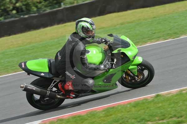Motorcycle action photographs;Trackday digital images;event digital images;eventdigitalimages;no limits trackday;peter wileman photography;snetterton;snetterton circuit norfolk;snetterton photographs;trackday;trackday photos