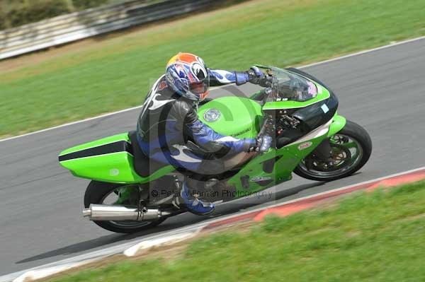 Motorcycle action photographs;Trackday digital images;event digital images;eventdigitalimages;no limits trackday;peter wileman photography;snetterton;snetterton circuit norfolk;snetterton photographs;trackday;trackday photos
