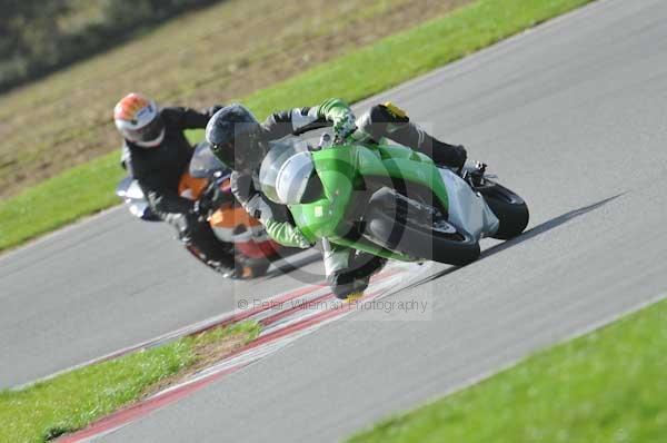 Motorcycle action photographs;Trackday digital images;event digital images;eventdigitalimages;no limits trackday;peter wileman photography;snetterton;snetterton circuit norfolk;snetterton photographs;trackday;trackday photos