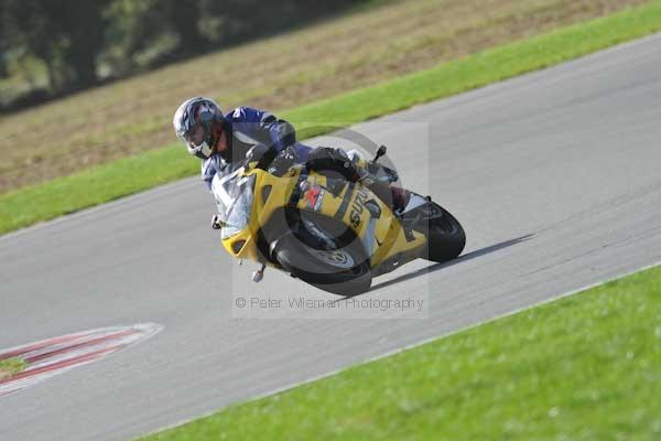 Motorcycle action photographs;Trackday digital images;event digital images;eventdigitalimages;no limits trackday;peter wileman photography;snetterton;snetterton circuit norfolk;snetterton photographs;trackday;trackday photos
