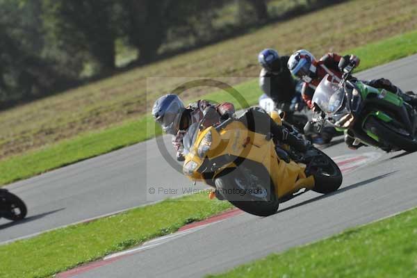 Motorcycle action photographs;Trackday digital images;event digital images;eventdigitalimages;no limits trackday;peter wileman photography;snetterton;snetterton circuit norfolk;snetterton photographs;trackday;trackday photos