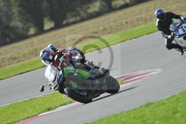 Motorcycle action photographs;Trackday digital images;event digital images;eventdigitalimages;no limits trackday;peter wileman photography;snetterton;snetterton circuit norfolk;snetterton photographs;trackday;trackday photos