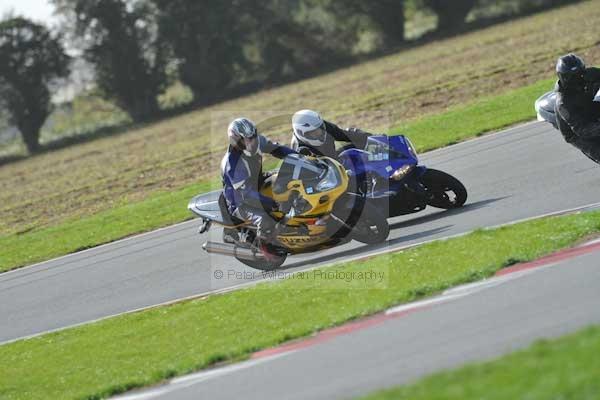 Motorcycle action photographs;Trackday digital images;event digital images;eventdigitalimages;no limits trackday;peter wileman photography;snetterton;snetterton circuit norfolk;snetterton photographs;trackday;trackday photos