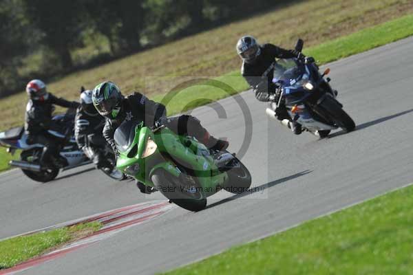 Motorcycle action photographs;Trackday digital images;event digital images;eventdigitalimages;no limits trackday;peter wileman photography;snetterton;snetterton circuit norfolk;snetterton photographs;trackday;trackday photos