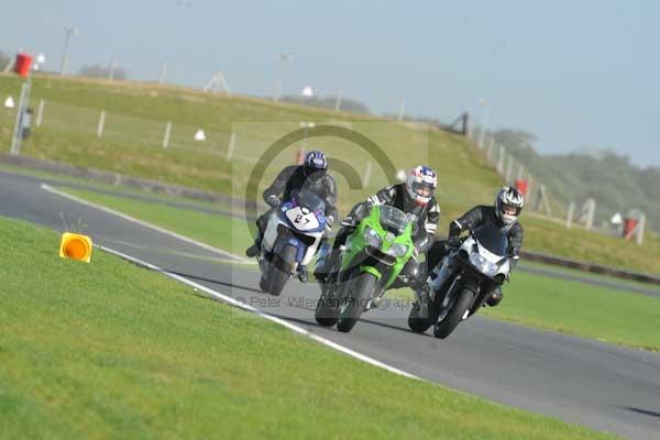 Motorcycle action photographs;Trackday digital images;event digital images;eventdigitalimages;no limits trackday;peter wileman photography;snetterton;snetterton circuit norfolk;snetterton photographs;trackday;trackday photos