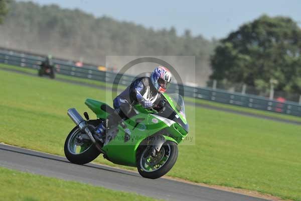 Motorcycle action photographs;Trackday digital images;event digital images;eventdigitalimages;no limits trackday;peter wileman photography;snetterton;snetterton circuit norfolk;snetterton photographs;trackday;trackday photos