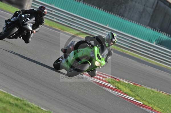 Motorcycle action photographs;Trackday digital images;event digital images;eventdigitalimages;no limits trackday;peter wileman photography;snetterton;snetterton circuit norfolk;snetterton photographs;trackday;trackday photos