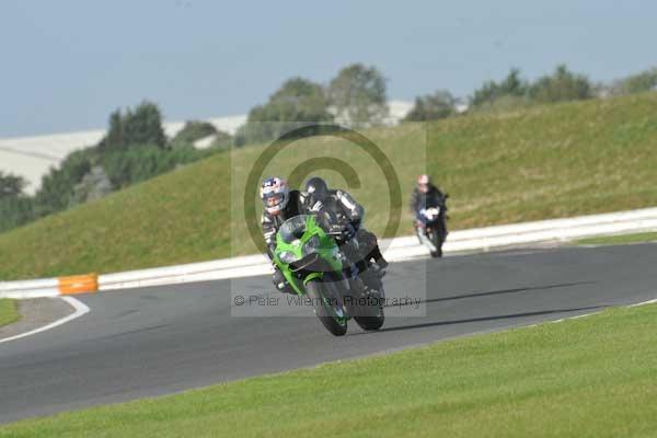 Motorcycle action photographs;Trackday digital images;event digital images;eventdigitalimages;no limits trackday;peter wileman photography;snetterton;snetterton circuit norfolk;snetterton photographs;trackday;trackday photos