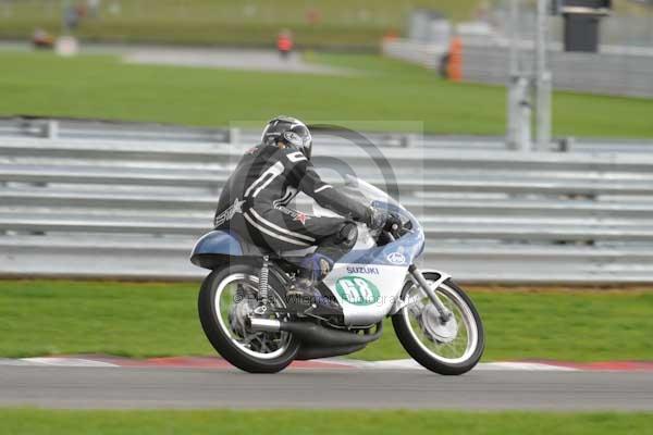 Motorcycle action photographs;Trackday digital images;event digital images;eventdigitalimages;no limits trackday;peter wileman photography;snetterton;snetterton circuit norfolk;snetterton photographs;trackday;trackday photos