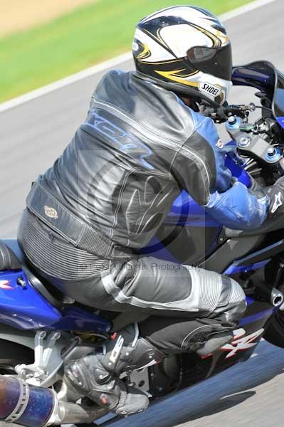 Motorcycle action photographs;Trackday digital images;event digital images;eventdigitalimages;no limits trackday;peter wileman photography;snetterton;snetterton circuit norfolk;snetterton photographs;trackday;trackday photos