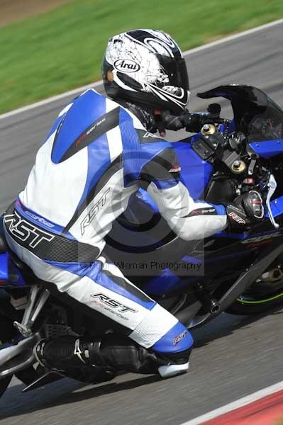 Motorcycle action photographs;Trackday digital images;event digital images;eventdigitalimages;no limits trackday;peter wileman photography;snetterton;snetterton circuit norfolk;snetterton photographs;trackday;trackday photos
