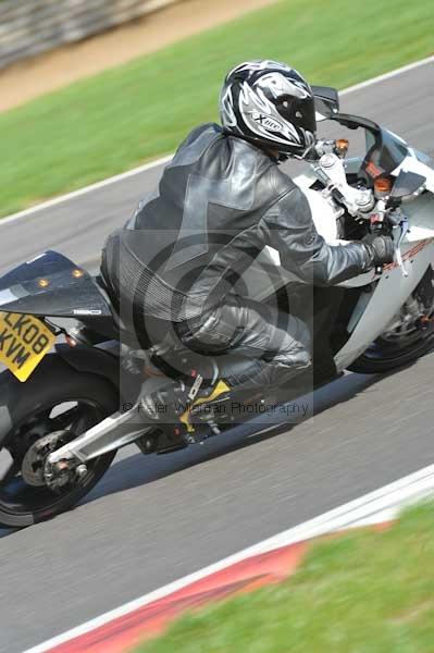 Motorcycle action photographs;Trackday digital images;event digital images;eventdigitalimages;no limits trackday;peter wileman photography;snetterton;snetterton circuit norfolk;snetterton photographs;trackday;trackday photos
