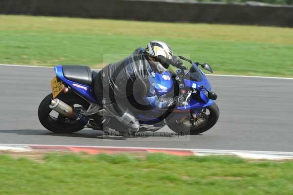 Motorcycle action photographs;Trackday digital images;event digital images;eventdigitalimages;no limits trackday;peter wileman photography;snetterton;snetterton circuit norfolk;snetterton photographs;trackday;trackday photos