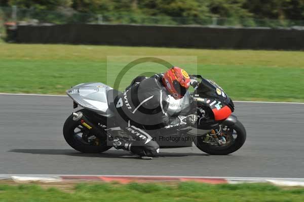 Motorcycle action photographs;Trackday digital images;event digital images;eventdigitalimages;no limits trackday;peter wileman photography;snetterton;snetterton circuit norfolk;snetterton photographs;trackday;trackday photos
