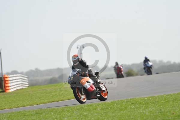 Motorcycle action photographs;Trackday digital images;event digital images;eventdigitalimages;no limits trackday;peter wileman photography;snetterton;snetterton circuit norfolk;snetterton photographs;trackday;trackday photos