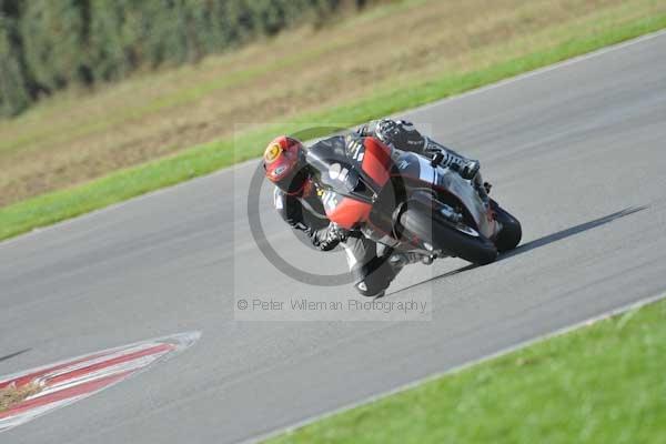 Motorcycle action photographs;Trackday digital images;event digital images;eventdigitalimages;no limits trackday;peter wileman photography;snetterton;snetterton circuit norfolk;snetterton photographs;trackday;trackday photos
