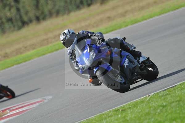 Motorcycle action photographs;Trackday digital images;event digital images;eventdigitalimages;no limits trackday;peter wileman photography;snetterton;snetterton circuit norfolk;snetterton photographs;trackday;trackday photos