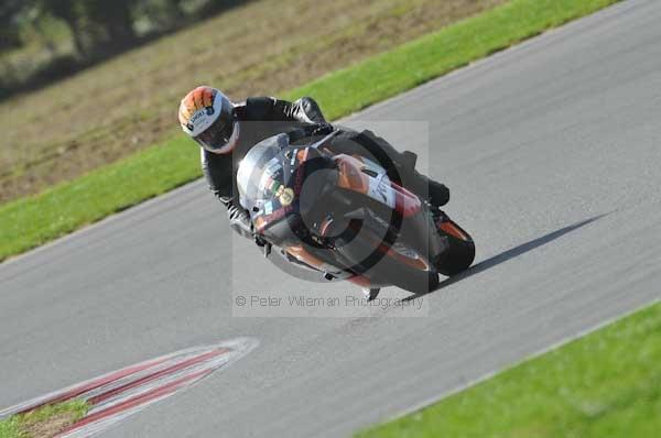 Motorcycle action photographs;Trackday digital images;event digital images;eventdigitalimages;no limits trackday;peter wileman photography;snetterton;snetterton circuit norfolk;snetterton photographs;trackday;trackday photos