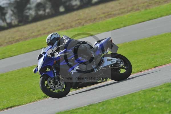 Motorcycle action photographs;Trackday digital images;event digital images;eventdigitalimages;no limits trackday;peter wileman photography;snetterton;snetterton circuit norfolk;snetterton photographs;trackday;trackday photos