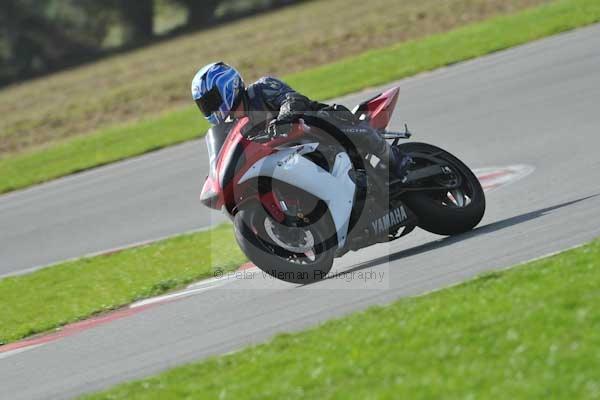 Motorcycle action photographs;Trackday digital images;event digital images;eventdigitalimages;no limits trackday;peter wileman photography;snetterton;snetterton circuit norfolk;snetterton photographs;trackday;trackday photos