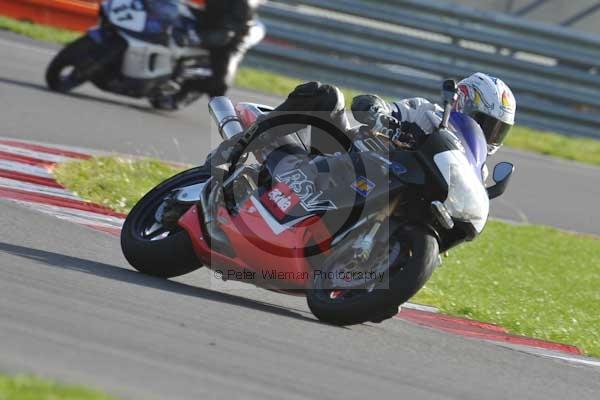 Motorcycle action photographs;Trackday digital images;event digital images;eventdigitalimages;no limits trackday;peter wileman photography;snetterton;snetterton circuit norfolk;snetterton photographs;trackday;trackday photos