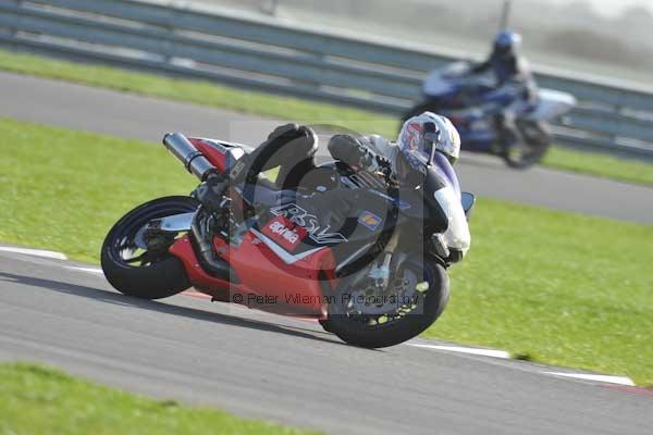 Motorcycle action photographs;Trackday digital images;event digital images;eventdigitalimages;no limits trackday;peter wileman photography;snetterton;snetterton circuit norfolk;snetterton photographs;trackday;trackday photos