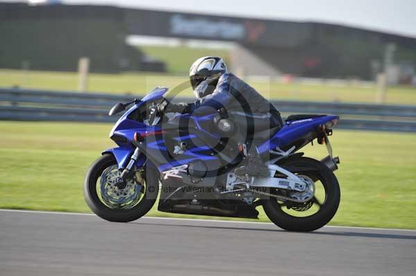 Motorcycle action photographs;Trackday digital images;event digital images;eventdigitalimages;no limits trackday;peter wileman photography;snetterton;snetterton circuit norfolk;snetterton photographs;trackday;trackday photos