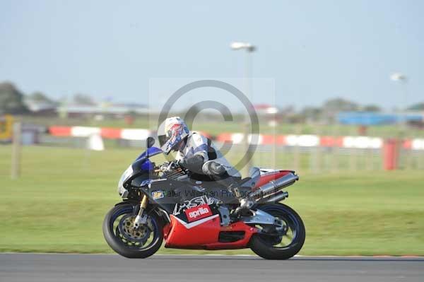 Motorcycle action photographs;Trackday digital images;event digital images;eventdigitalimages;no limits trackday;peter wileman photography;snetterton;snetterton circuit norfolk;snetterton photographs;trackday;trackday photos