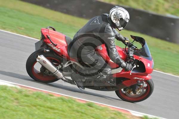 Motorcycle action photographs;Trackday digital images;event digital images;eventdigitalimages;no limits trackday;peter wileman photography;snetterton;snetterton circuit norfolk;snetterton photographs;trackday;trackday photos