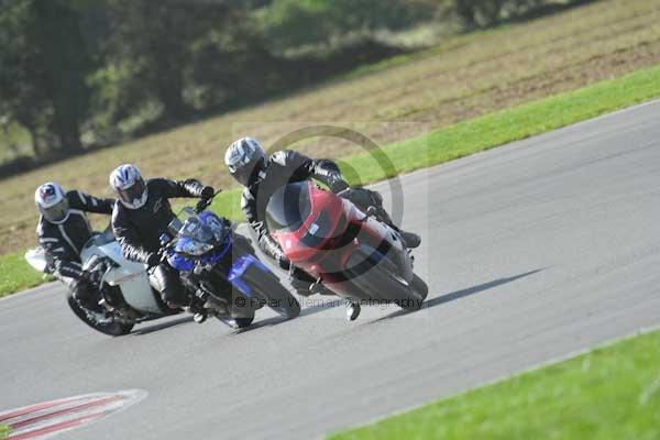 Motorcycle action photographs;Trackday digital images;event digital images;eventdigitalimages;no limits trackday;peter wileman photography;snetterton;snetterton circuit norfolk;snetterton photographs;trackday;trackday photos