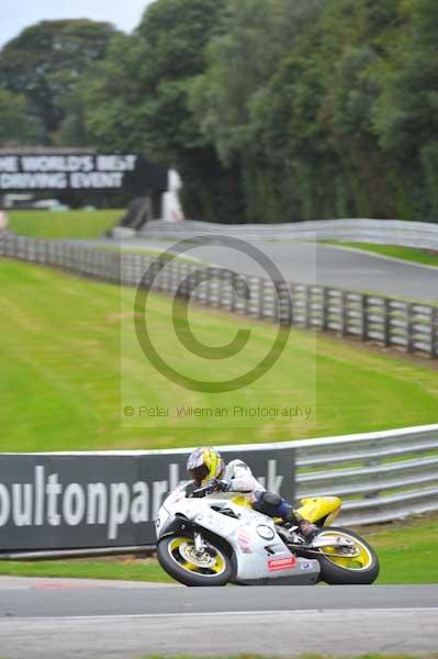 Motorcycle action photographs;Trackday digital images;event digital images;eventdigitalimages;no limits trackday;oulton park;oulton park circuit cheshire;oulton park photographs;peter wileman photography;trackday;trackday photos