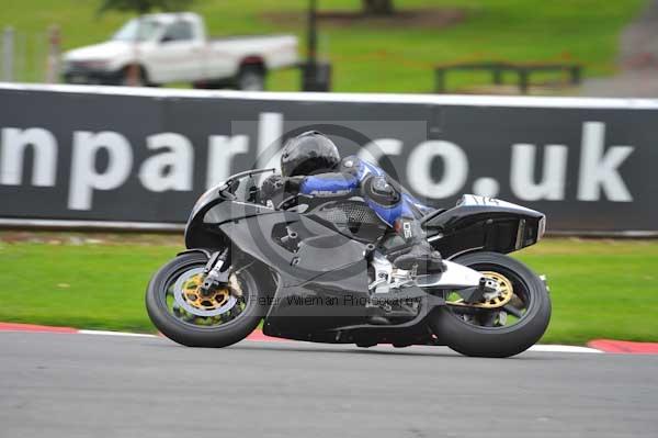 Motorcycle action photographs;Trackday digital images;event digital images;eventdigitalimages;no limits trackday;oulton park;oulton park circuit cheshire;oulton park photographs;peter wileman photography;trackday;trackday photos