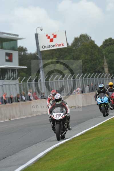 Motorcycle action photographs;Trackday digital images;event digital images;eventdigitalimages;no limits trackday;oulton park;oulton park circuit cheshire;oulton park photographs;peter wileman photography;trackday;trackday photos