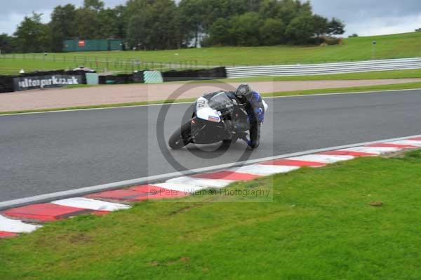 Motorcycle action photographs;Trackday digital images;event digital images;eventdigitalimages;no limits trackday;oulton park;oulton park circuit cheshire;oulton park photographs;peter wileman photography;trackday;trackday photos
