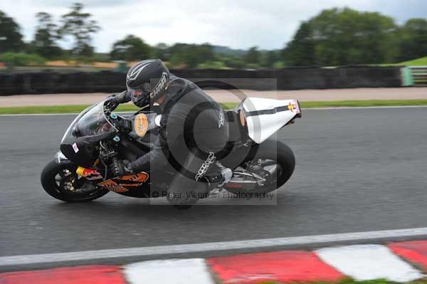 Motorcycle action photographs;Trackday digital images;event digital images;eventdigitalimages;no limits trackday;oulton park;oulton park circuit cheshire;oulton park photographs;peter wileman photography;trackday;trackday photos