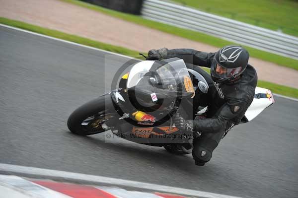 Motorcycle action photographs;Trackday digital images;event digital images;eventdigitalimages;no limits trackday;oulton park;oulton park circuit cheshire;oulton park photographs;peter wileman photography;trackday;trackday photos