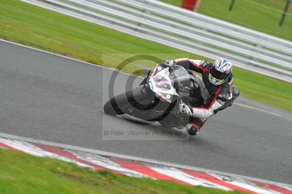 Motorcycle action photographs;Trackday digital images;event digital images;eventdigitalimages;no limits trackday;oulton park;oulton park circuit cheshire;oulton park photographs;peter wileman photography;trackday;trackday photos