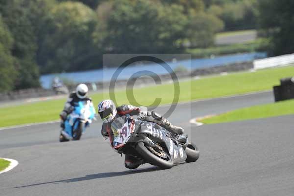 Motorcycle action photographs;Trackday digital images;event digital images;eventdigitalimages;no limits trackday;oulton park;oulton park circuit cheshire;oulton park photographs;peter wileman photography;trackday;trackday photos