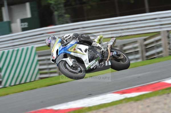 Motorcycle action photographs;Trackday digital images;event digital images;eventdigitalimages;no limits trackday;oulton park;oulton park circuit cheshire;oulton park photographs;peter wileman photography;trackday;trackday photos