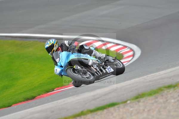 Motorcycle action photographs;Trackday digital images;event digital images;eventdigitalimages;no limits trackday;oulton park;oulton park circuit cheshire;oulton park photographs;peter wileman photography;trackday;trackday photos