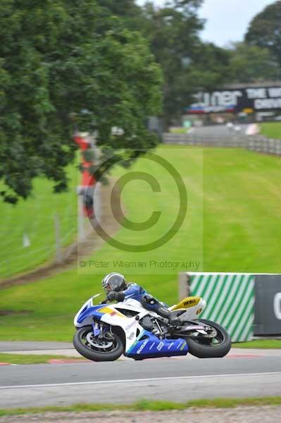 Motorcycle action photographs;Trackday digital images;event digital images;eventdigitalimages;no limits trackday;oulton park;oulton park circuit cheshire;oulton park photographs;peter wileman photography;trackday;trackday photos