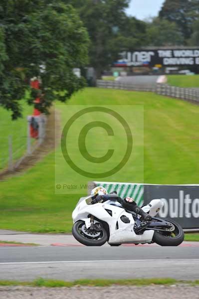 Motorcycle action photographs;Trackday digital images;event digital images;eventdigitalimages;no limits trackday;oulton park;oulton park circuit cheshire;oulton park photographs;peter wileman photography;trackday;trackday photos