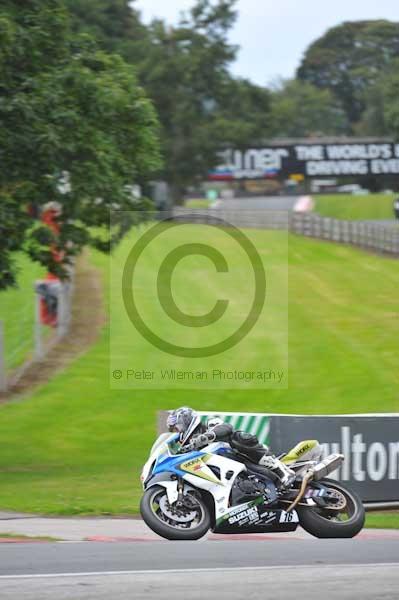 Motorcycle action photographs;Trackday digital images;event digital images;eventdigitalimages;no limits trackday;oulton park;oulton park circuit cheshire;oulton park photographs;peter wileman photography;trackday;trackday photos