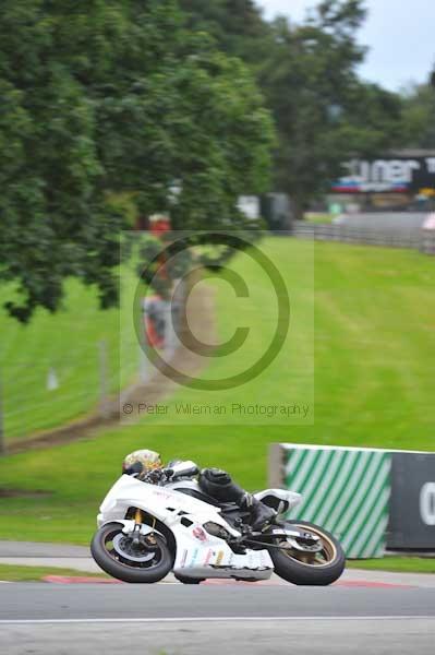 Motorcycle action photographs;Trackday digital images;event digital images;eventdigitalimages;no limits trackday;oulton park;oulton park circuit cheshire;oulton park photographs;peter wileman photography;trackday;trackday photos