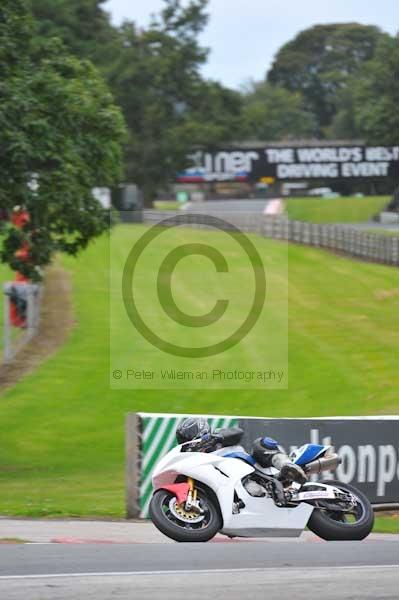 Motorcycle action photographs;Trackday digital images;event digital images;eventdigitalimages;no limits trackday;oulton park;oulton park circuit cheshire;oulton park photographs;peter wileman photography;trackday;trackday photos