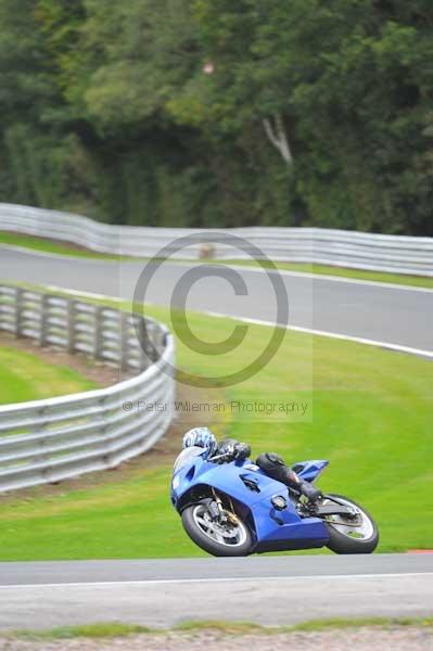 Motorcycle action photographs;Trackday digital images;event digital images;eventdigitalimages;no limits trackday;oulton park;oulton park circuit cheshire;oulton park photographs;peter wileman photography;trackday;trackday photos