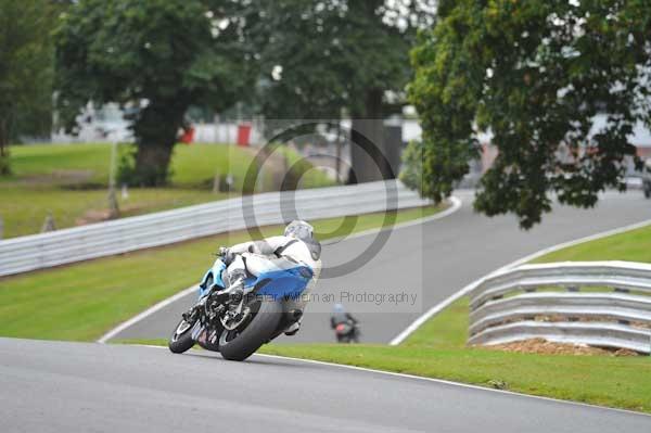 Motorcycle action photographs;Trackday digital images;event digital images;eventdigitalimages;no limits trackday;oulton park;oulton park circuit cheshire;oulton park photographs;peter wileman photography;trackday;trackday photos