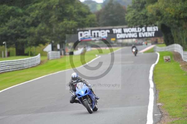 Motorcycle action photographs;Trackday digital images;event digital images;eventdigitalimages;no limits trackday;oulton park;oulton park circuit cheshire;oulton park photographs;peter wileman photography;trackday;trackday photos